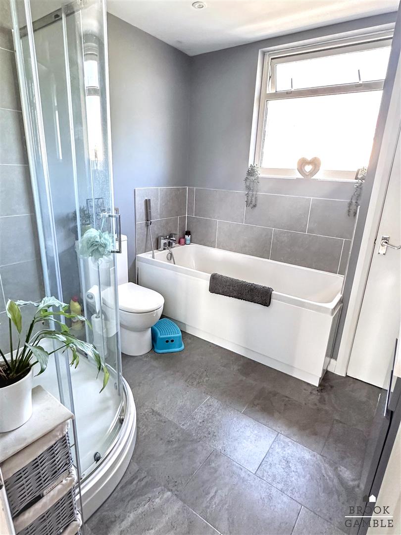 4 Bedroom House. Northiam Road in Eastbourne, East Sussex 24
